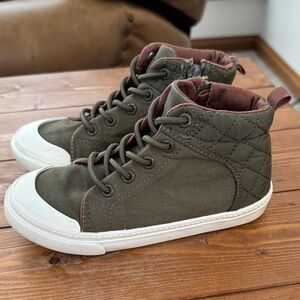 Old Navy Boys High-Top Olive Green Sneakers - Size 10